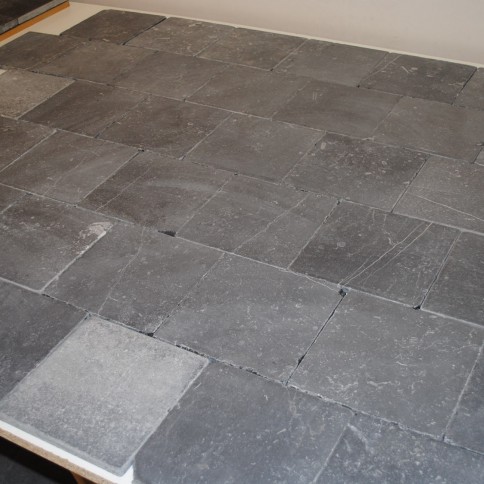 BELGISCHE BLAUWE HARDSTEEN  - bocq bleu de lessines